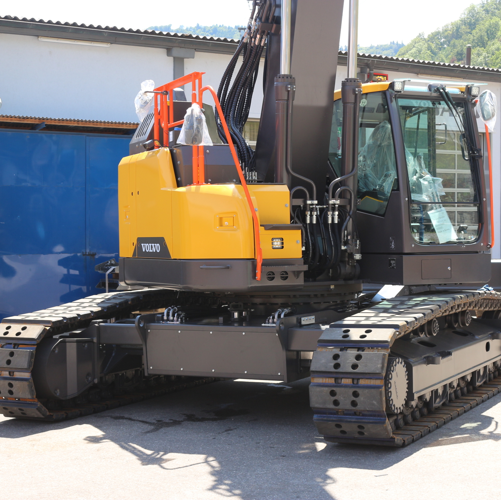 Hydraulisch verstellbares Fahrwerk