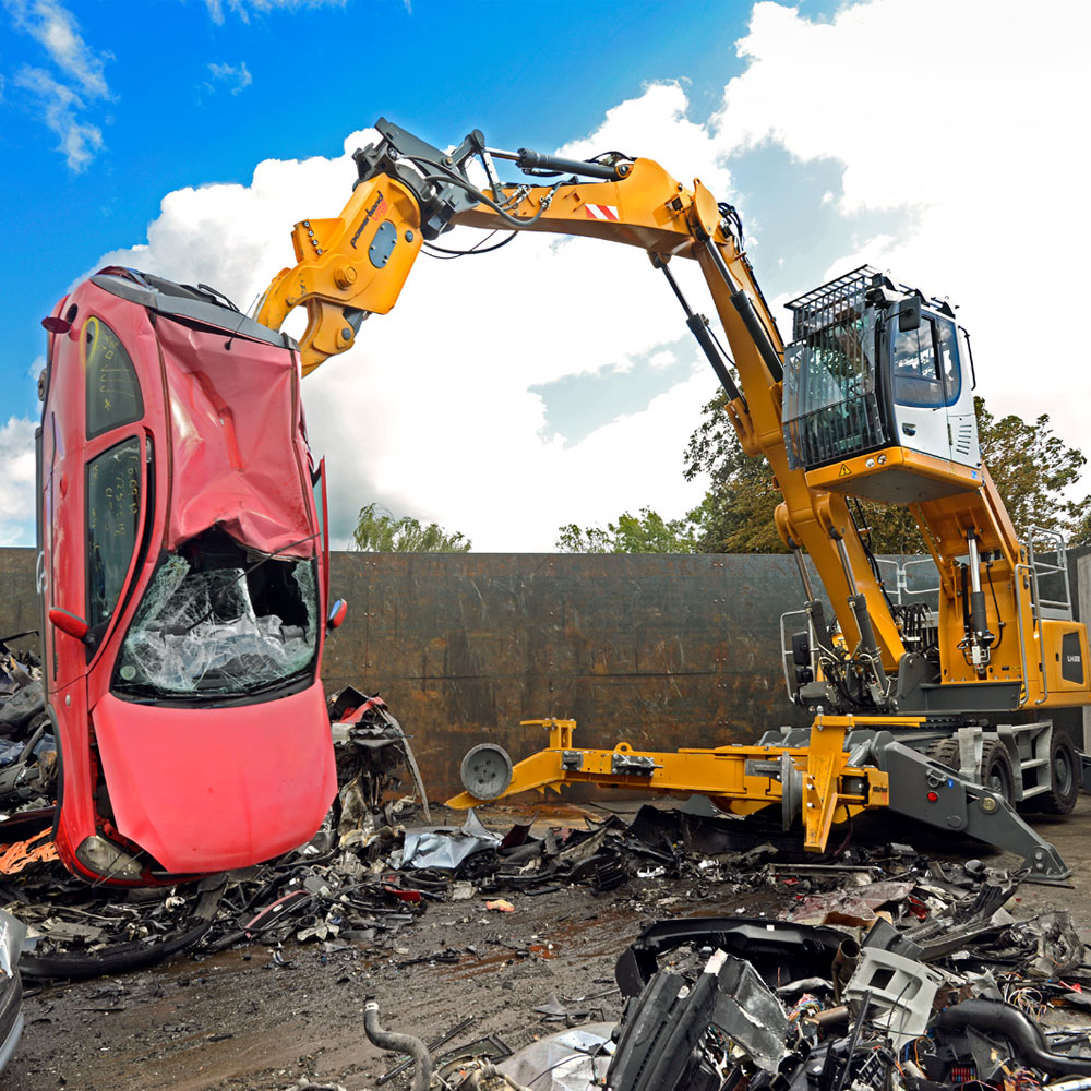 Fahrzeug-Recycling mit Powerhand